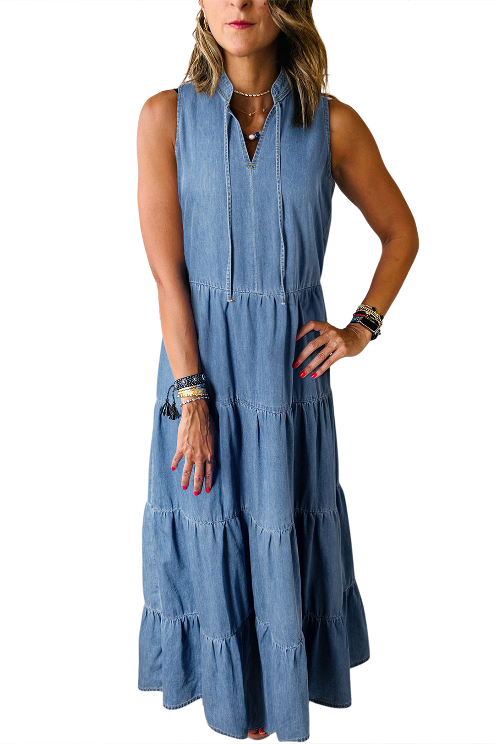Blue Sleeveless Tiered Chambray Maxi DressMaterial:95%Cotton+5%Polyester


	


		This maxi dress is perfect for summer. The lightweight and airy silhouette is comfortable and breathable. 
	
	
		The ch