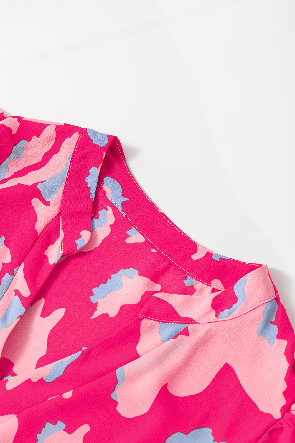 Pink Abstract Print V Neck Smocked Sleeve Mini DressMaterial:100%Polyester


	


		Stand out in style with our mini dress, featuring a unique print and flattering silhouette that exudes charm and sophistication.
