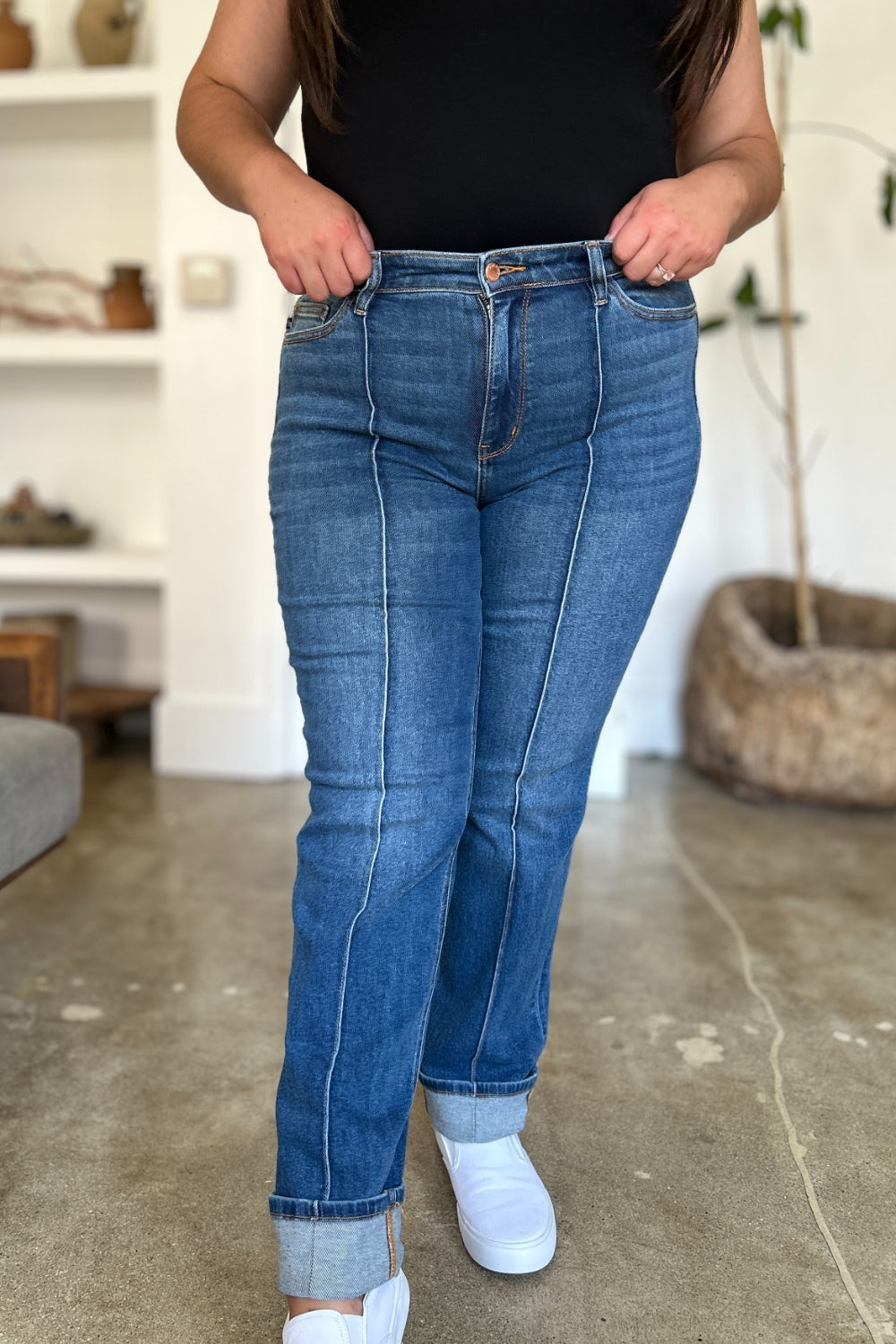 Judy Blue Full Size High Waist Front Seam Detail Straight JeansThe High Waist Front Seam Detail Straight Jeans are a stylish and versatile addition to your denim collection. With a flattering high waist silhouette and front seam