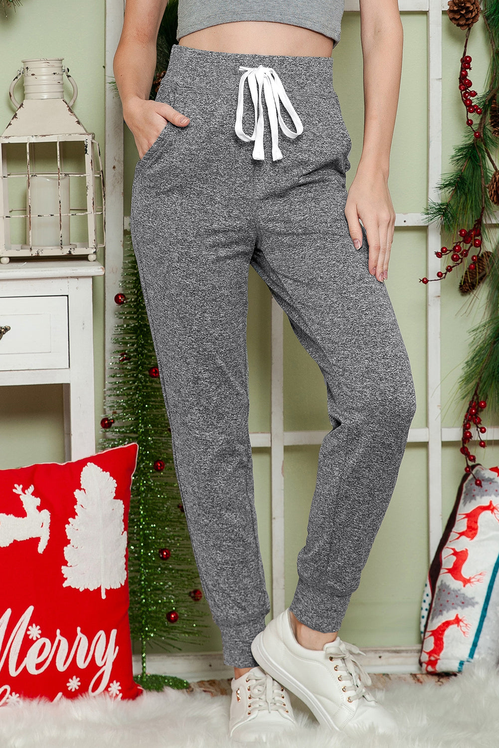Black Casual Drawstring Drop Waist Pocketed JoggersMaterial:90%Polyester+10%Elastane



		Black can easily be paired with different tops and shoes, making it a go-to option for various outfits.
	
	
		The drawstr