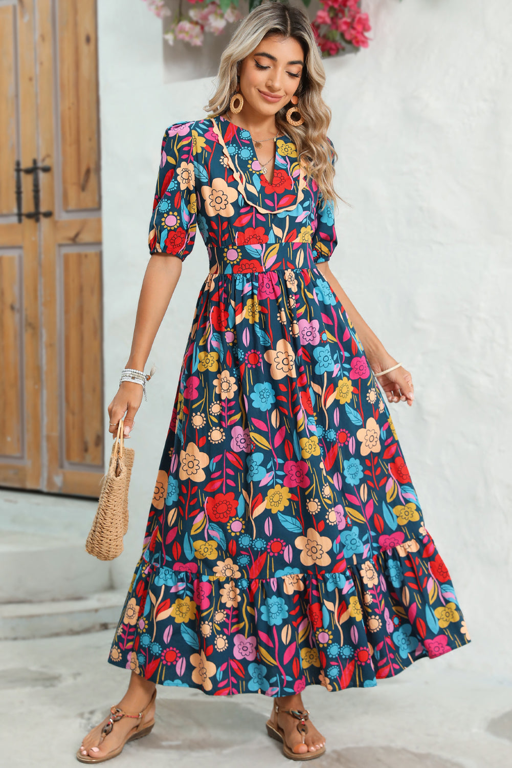 Green Floral Print Split V Neck Puff Sleeve Maxi DressMaterial:100%Cotton



		The dress is made from a soft and breathable fabric, ensuring comfort and a lightweight feel.
	
	
		This maxi dress features a split V 