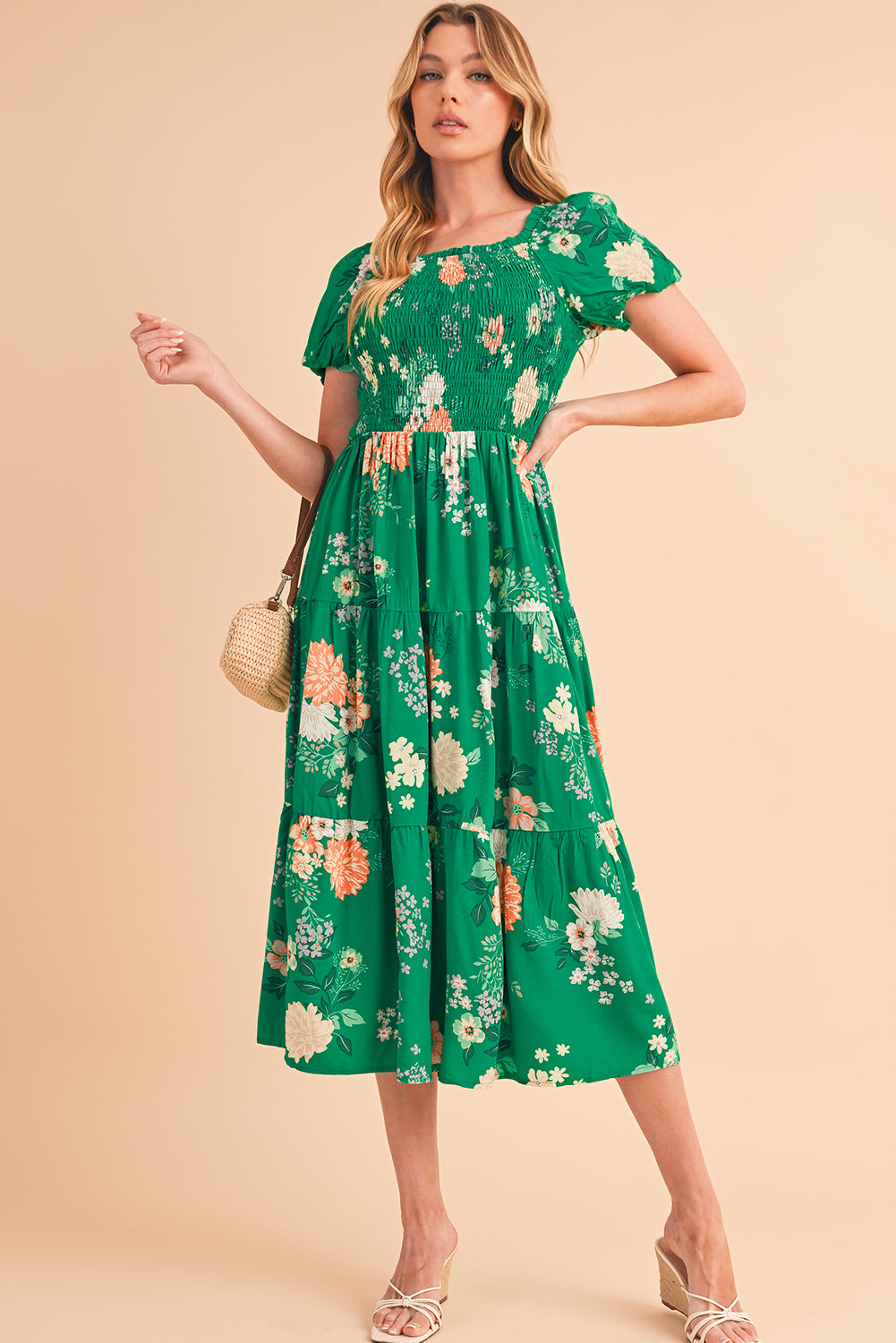 Green Floral Print Bubble Sleeve Smocked Tiered Midi DressMaterial:100%Viscose



		This chic dress adds a vibrant and feminine touch, creating a romantic look
	
	
		The smocked panel provides a fitted and flattering w