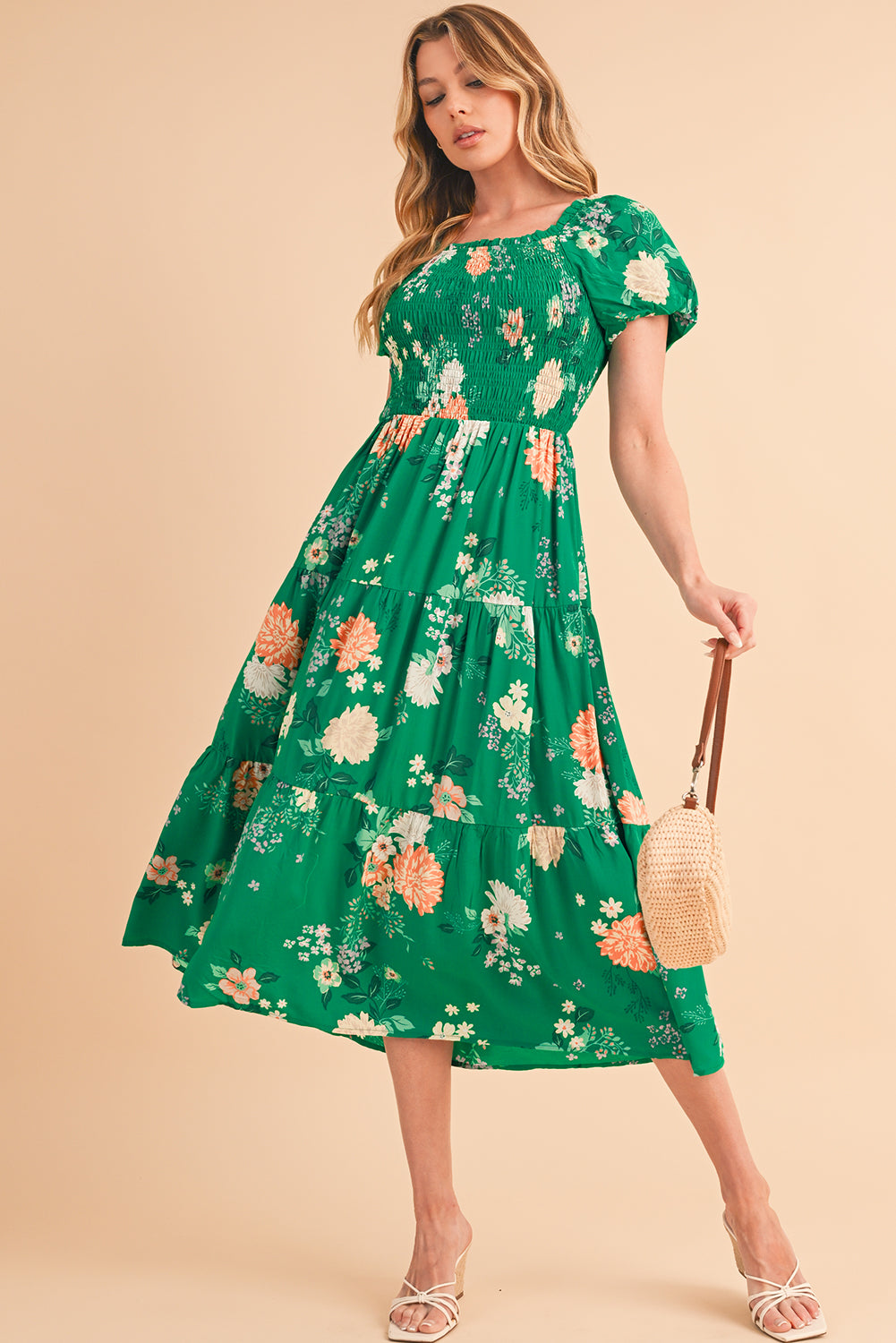 Green Floral Print Bubble Sleeve Smocked Tiered Midi DressMaterial:100%Viscose



		This chic dress adds a vibrant and feminine touch, creating a romantic look
	
	
		The smocked panel provides a fitted and flattering w