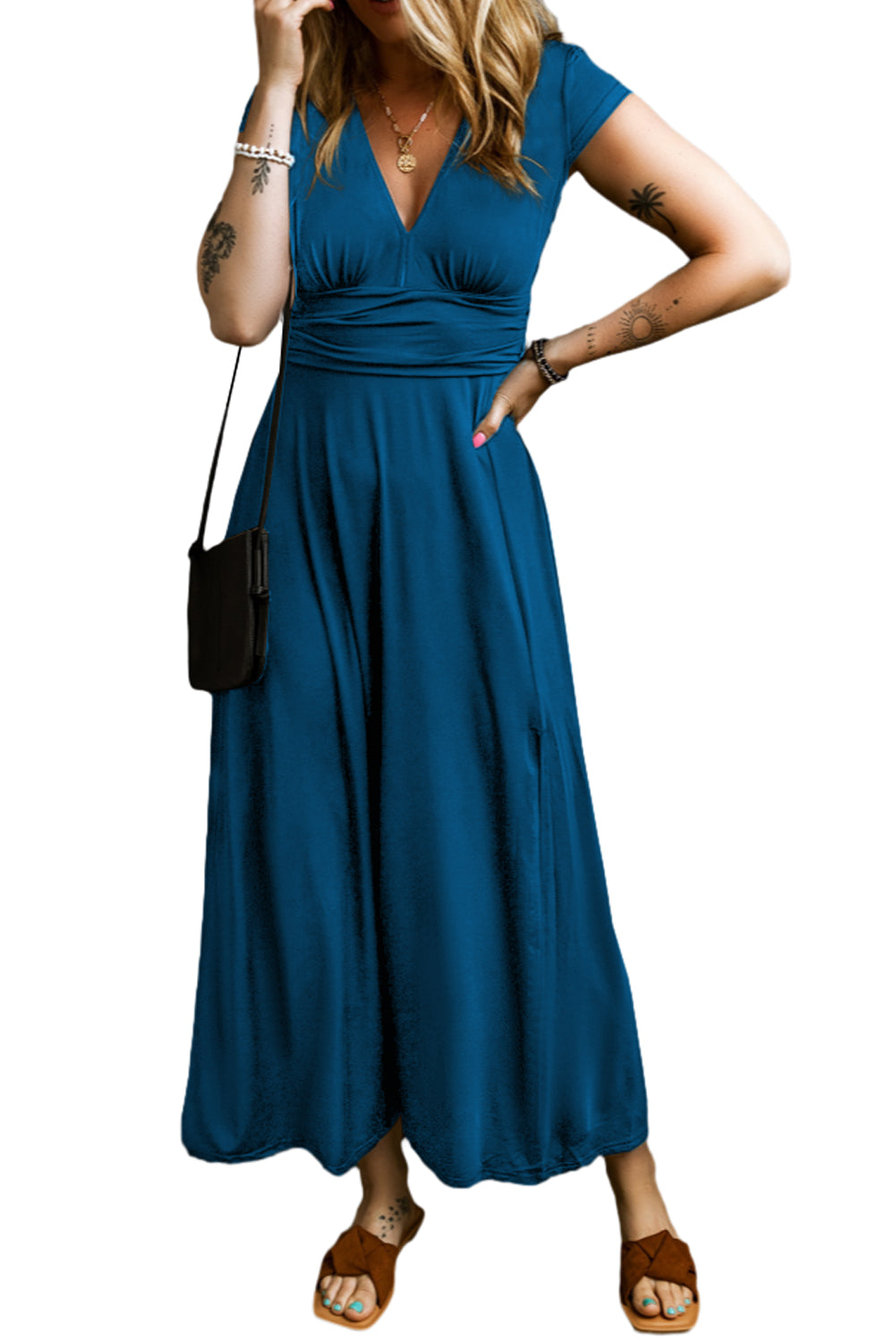 Peacock Blue Deep V Neck Ruched High Waist Midi DressMaterial:65%Polyester+30%Viscose+5%Elastane



		This concise long dress is versatile and suitable for various occasions. 
	
	
		The trendy high-waist look is e