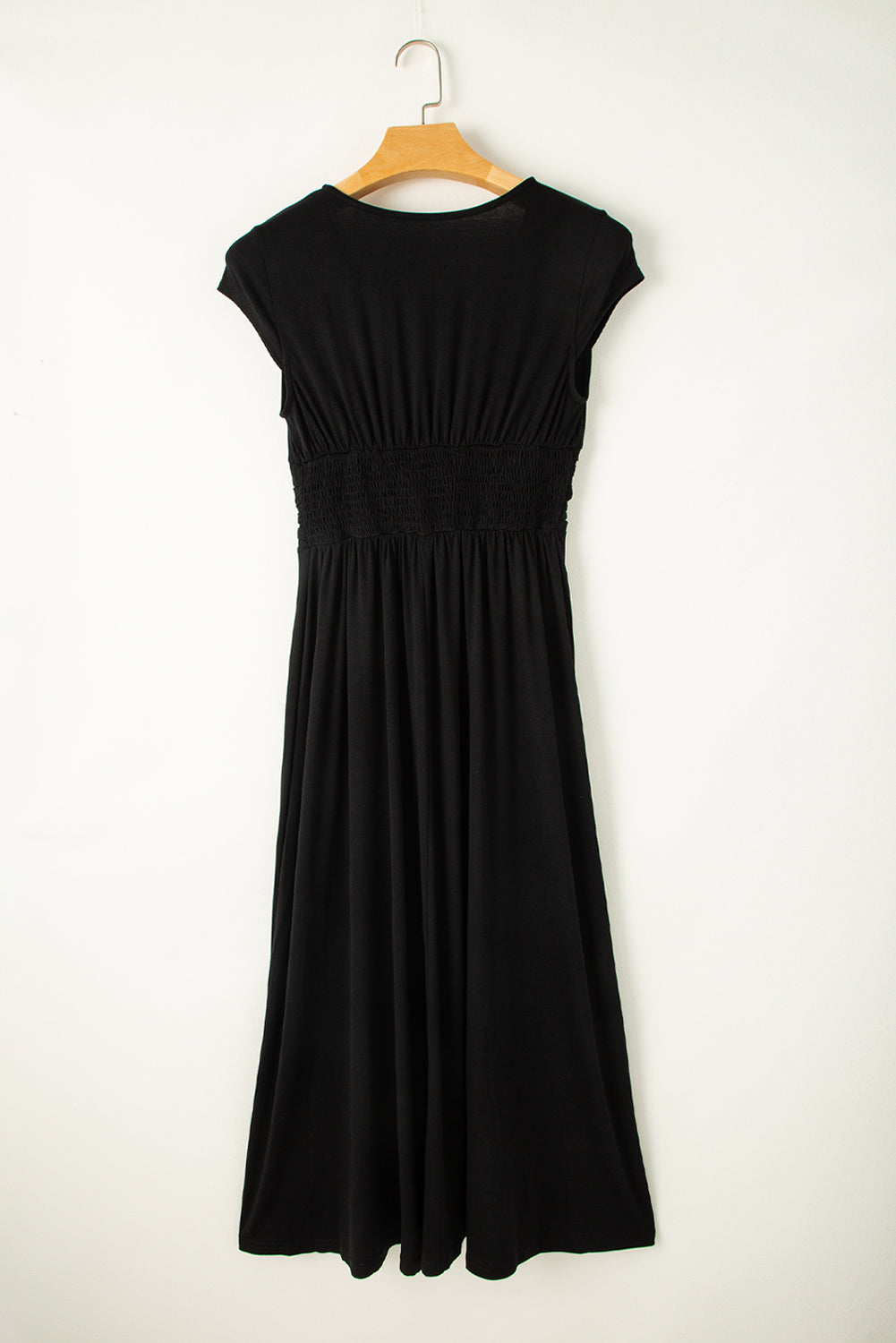 Peacock Blue Deep V Neck Ruched High Waist Midi DressMaterial:65%Polyester+30%Viscose+5%Elastane



		This concise long dress is versatile and suitable for various occasions. 
	
	
		The trendy high-waist look is e