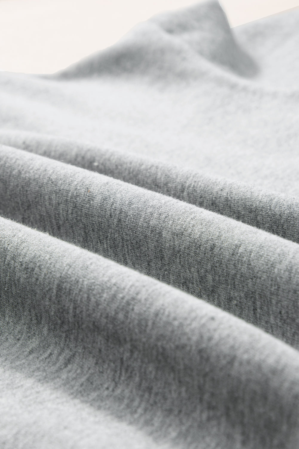 Light Grey Solid Color Side Striped Sweatshirt Pants SetMaterial:50%Polyester+50%Cotton

• This pants set exudes a modern appeal perfect for casual outings or lounging at home.
• Crafted from high-quality fabric for a s