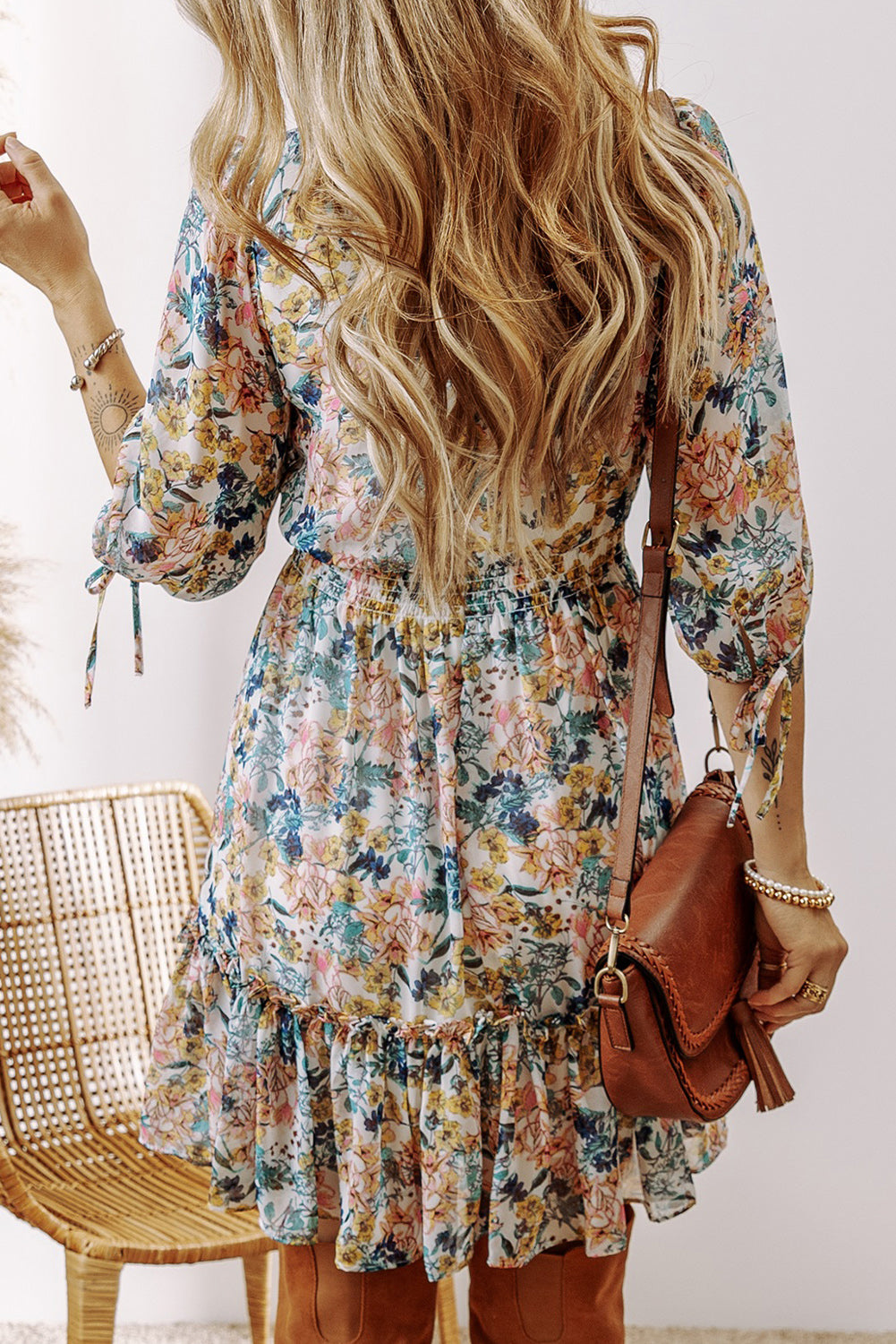 Sky Blue Floral 3/4 Sleeve V Neck High Waist Ruffled DressMaterial:100%Polyester

• Embrace elegance with our Sky Blue Floral Dress featuring delicate ruffled accents and a flattering high waist design.
• The charming V-n