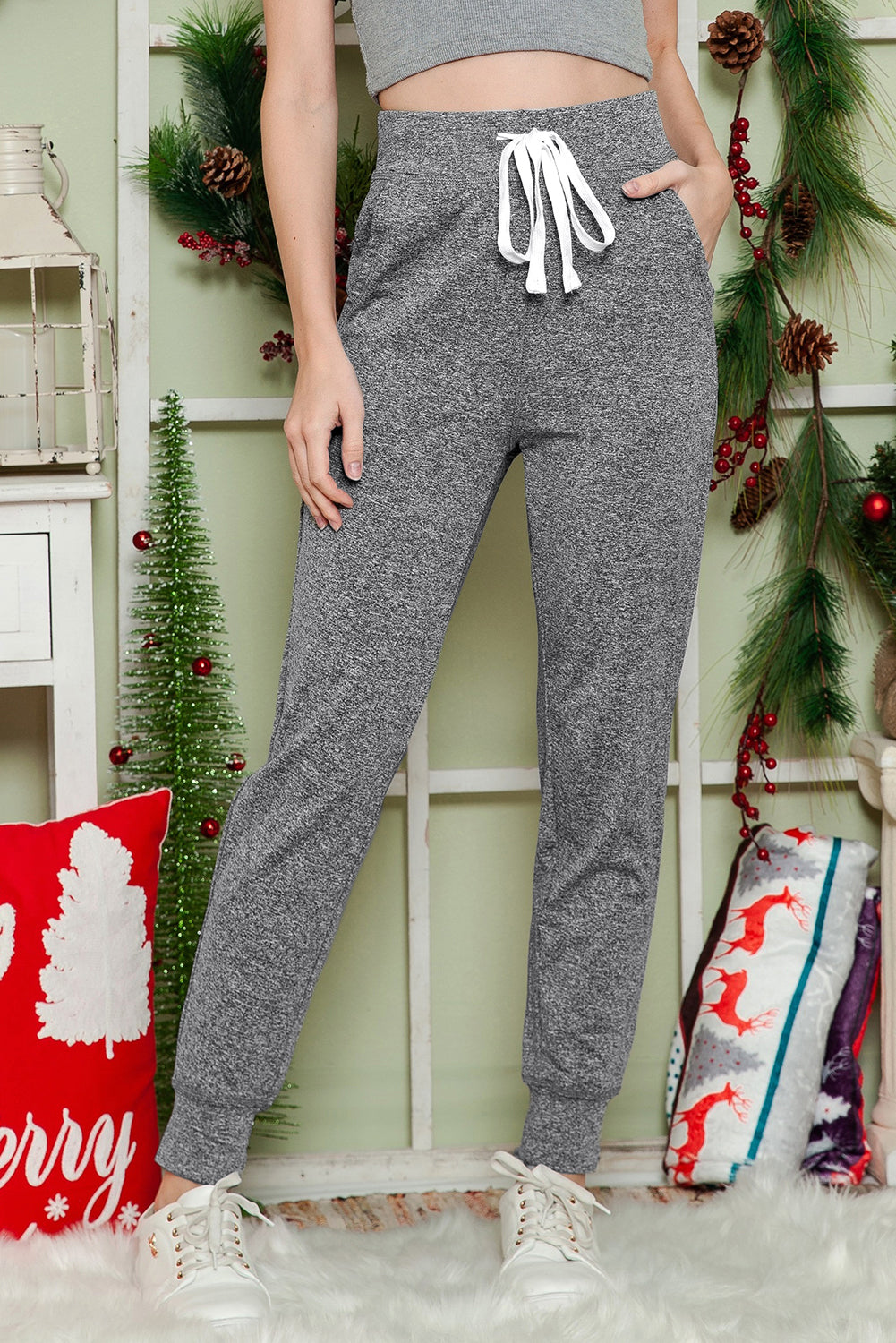 Black Casual Drawstring Drop Waist Pocketed JoggersMaterial:90%Polyester+10%Elastane



		Black can easily be paired with different tops and shoes, making it a go-to option for various outfits.
	
	
		The drawstr