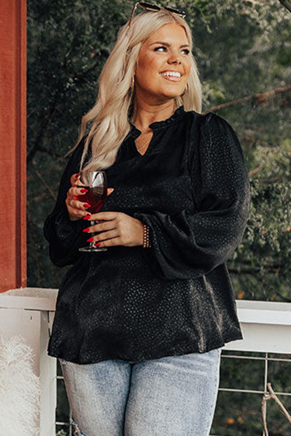 Black Plus Size Leopard Print Frill Notch V Neck BlouseMaterial:100%Polyester



		This leopard blouse creates a bold and fashionable statement.
	
	
		Designed for plus sizes, ensuring a comfortable and flattering f