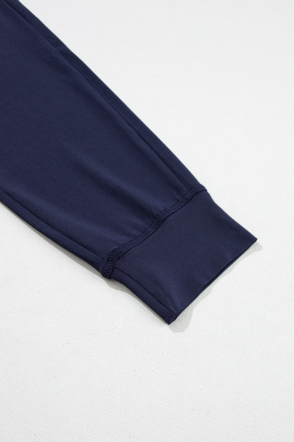 Black Casual Drawstring Drop Waist Pocketed JoggersMaterial:90%Polyester+10%Elastane



		Black can easily be paired with different tops and shoes, making it a go-to option for various outfits.
	
	
		The drawstr