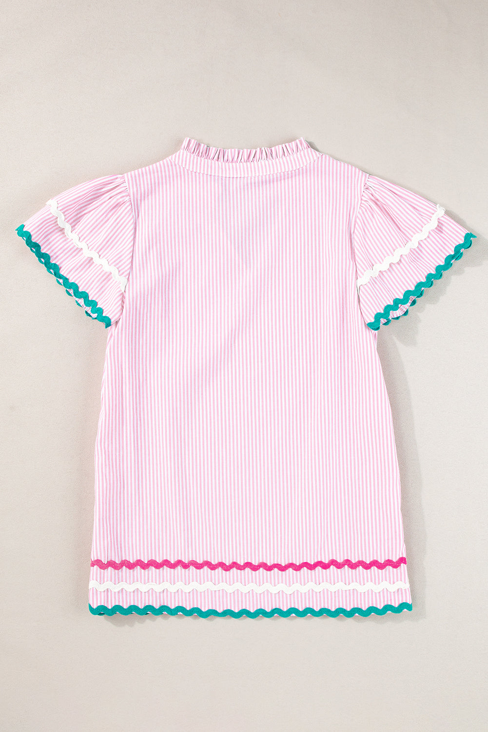 Sky Blue Striped Ricrac Splicing Frill V-Neck BlouseMaterial:100%Cotton



		Playful stripes: This blouse features a fun striped pattern with flirty frill details and a flattering V-neck.
	
	
		Chic and charming: