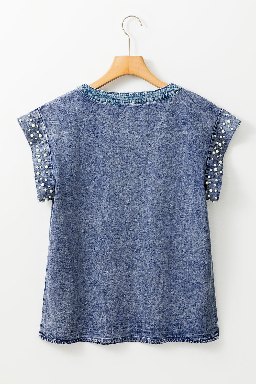 Dusk Blue Acid Wash Pearl Embellishment O Neck Denim TopMaterial:100%Cotton



		The top features a trendy acid wash design with pearl embellishments, adding a touch of sophistication to your outfit.
	
	
		This denim