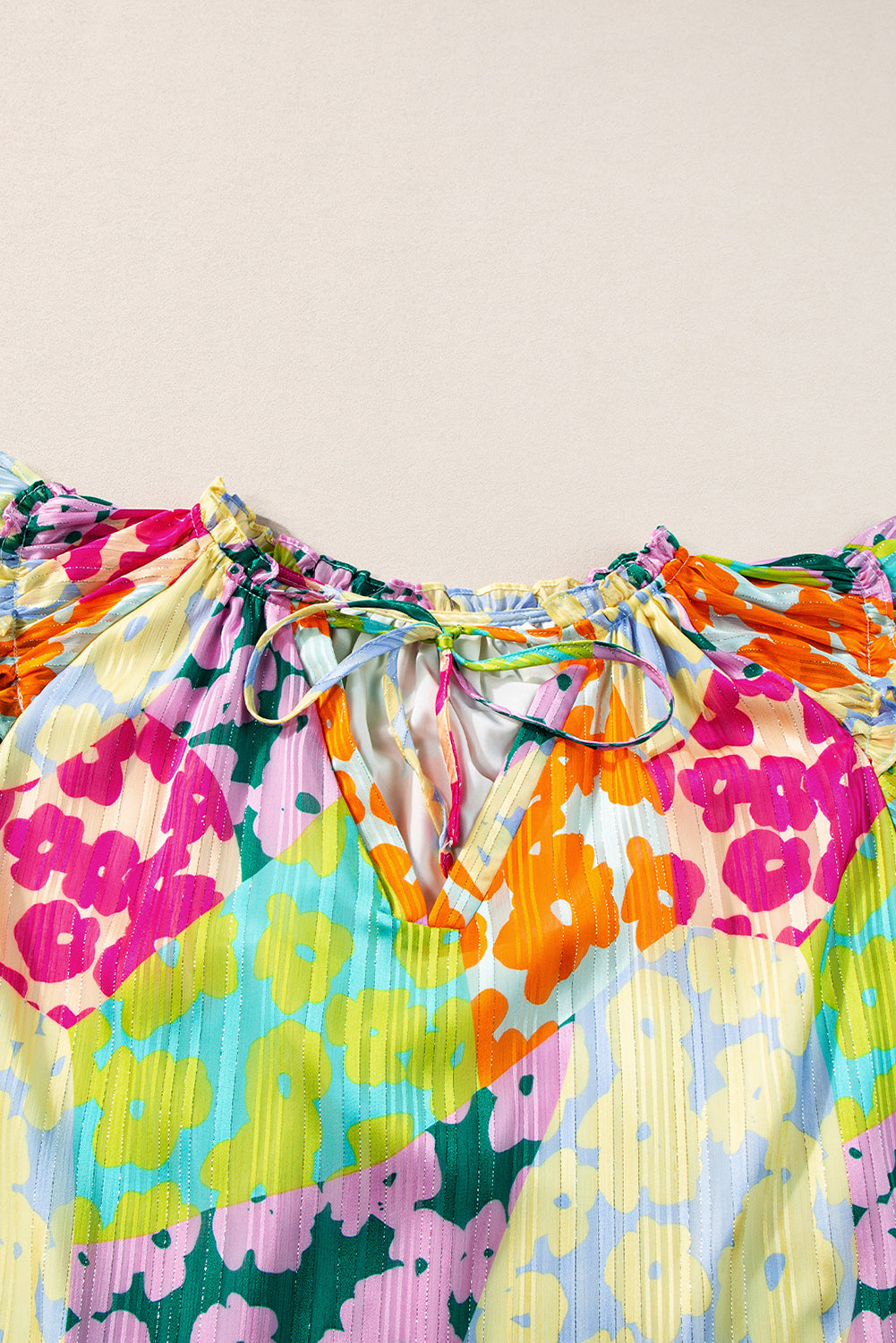Multicolour Leopard Flutter Sleeve V Neck Crinkled BlouseMaterial:100%Polyester

• Stand out in style with this blouse, perfect for adding a touch of wild elegance to your wardrobe.
• The vibrant multicolored leopard pri